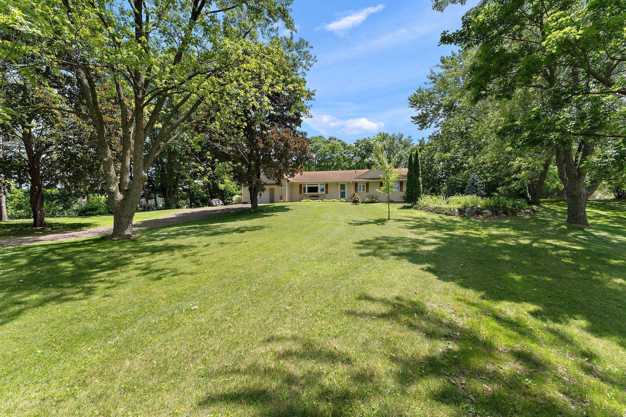 West Saint Paul, MN 55118,1682 Oakdale AVE