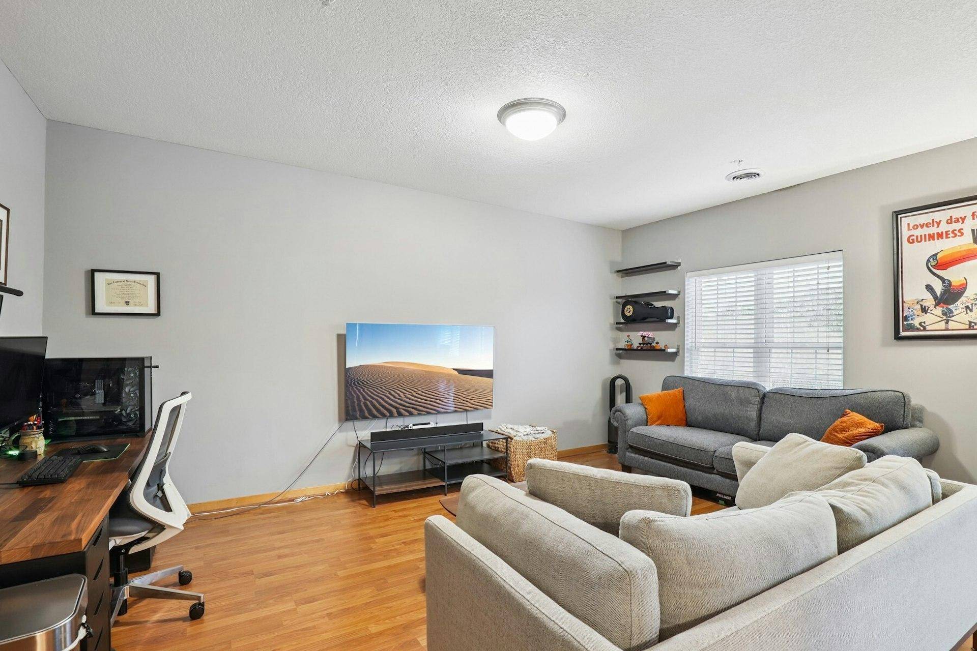 Minneapolis, MN 55407,2850 Cedar AVE S #208