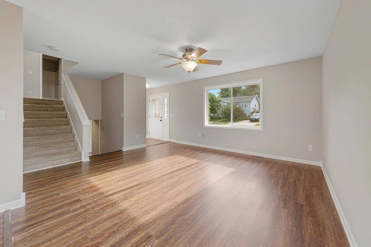 Saint Peter, MN 56082,2112 York ST
