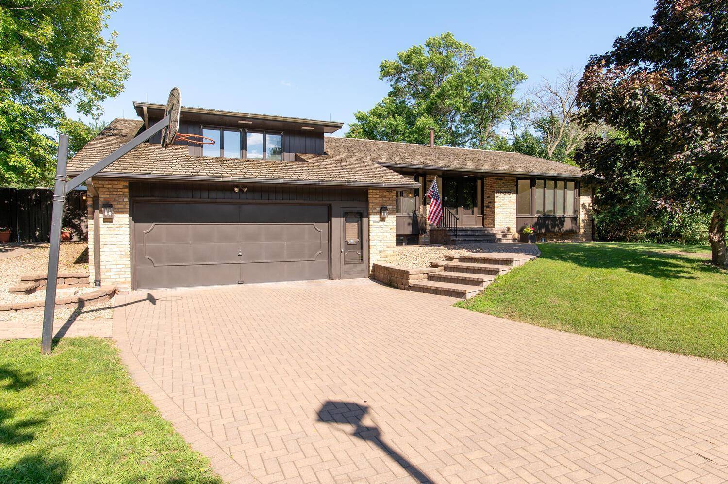 Edina, MN 55439,6700 Rosemary LN
