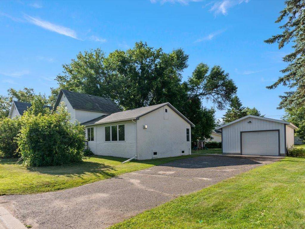 Brainerd, MN 56401,1020 Quince ST