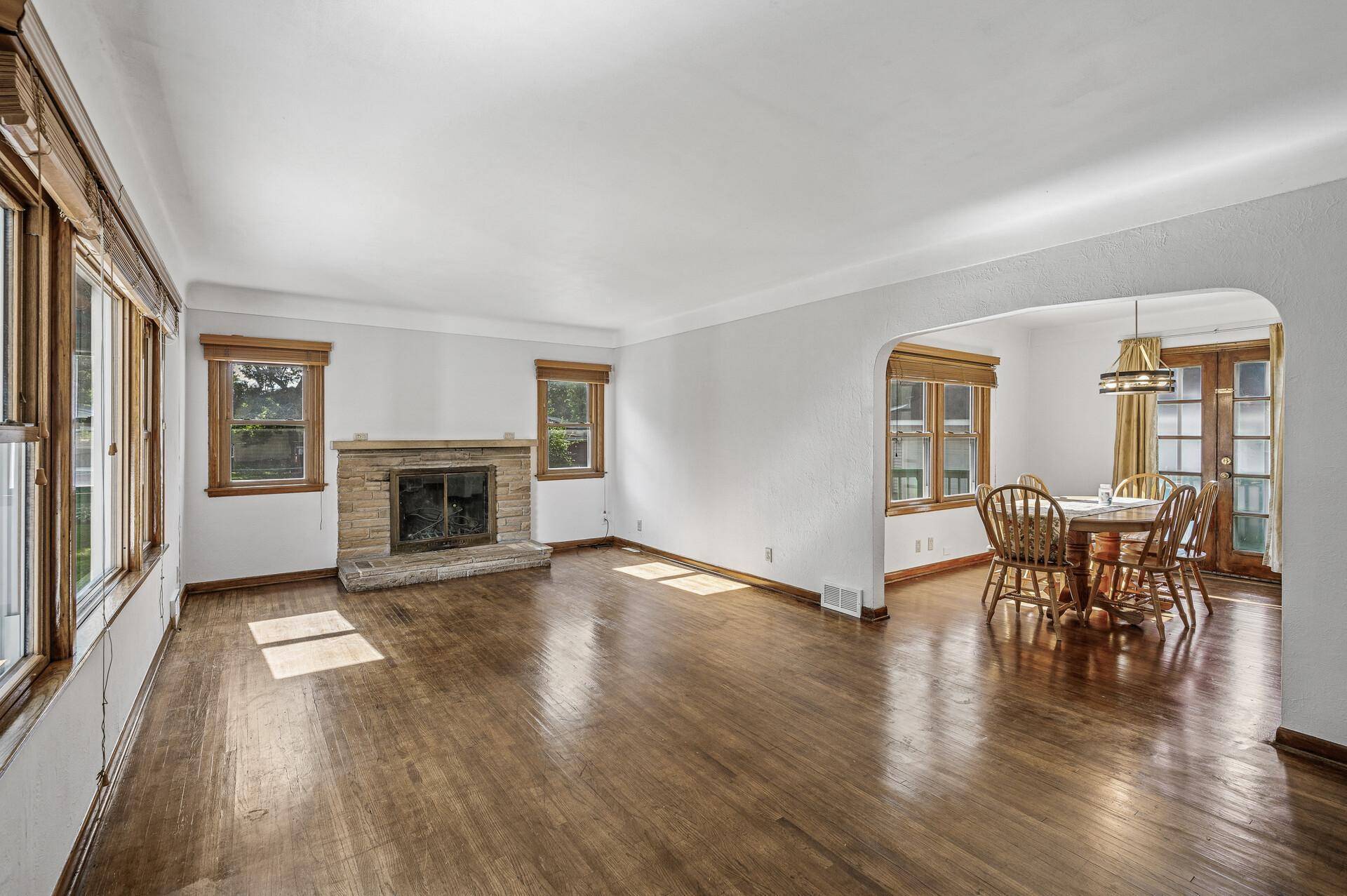 Saint Paul, MN 55106,1595 Reaney AVE