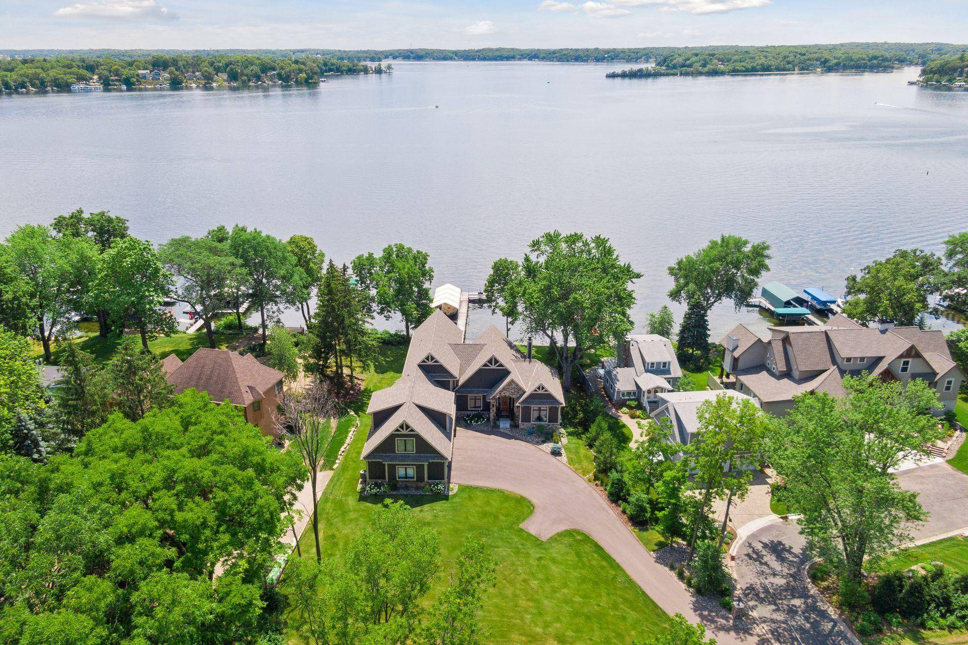 Mound, MN 55364,2640 Lakewood LN