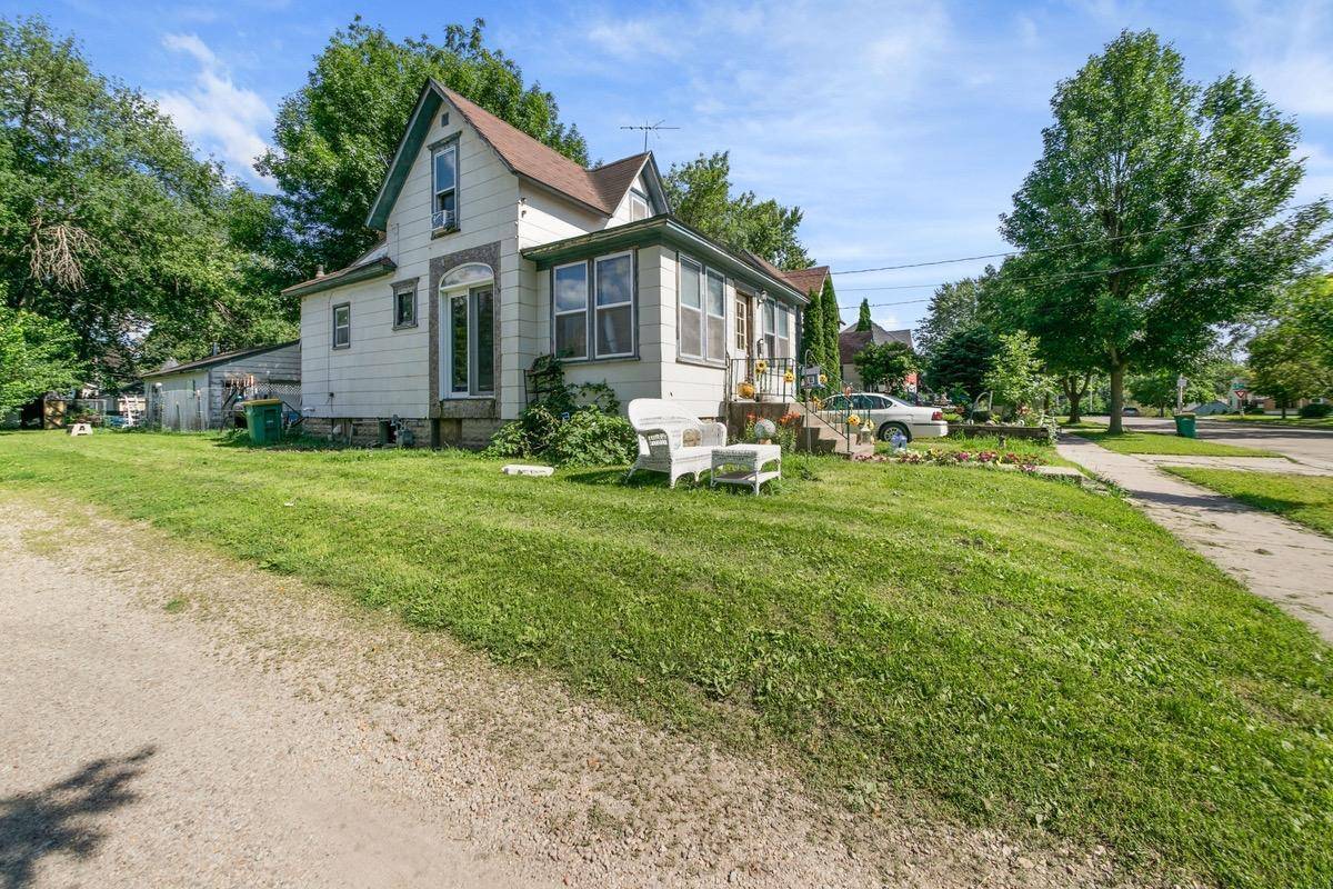 Albert Lea, MN 56007,1017 James AVE