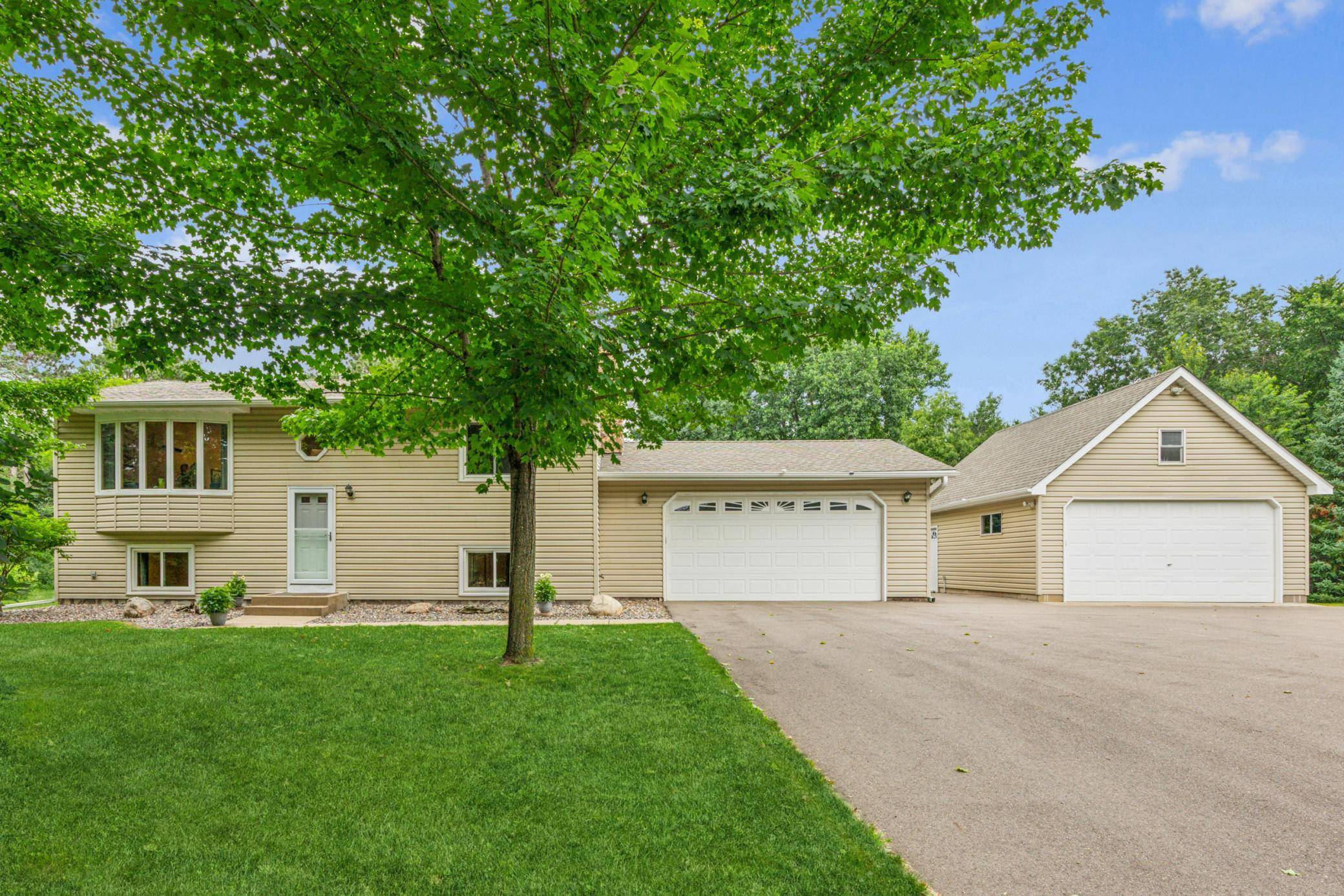 Lino Lakes, MN 55014,487 Lois LN