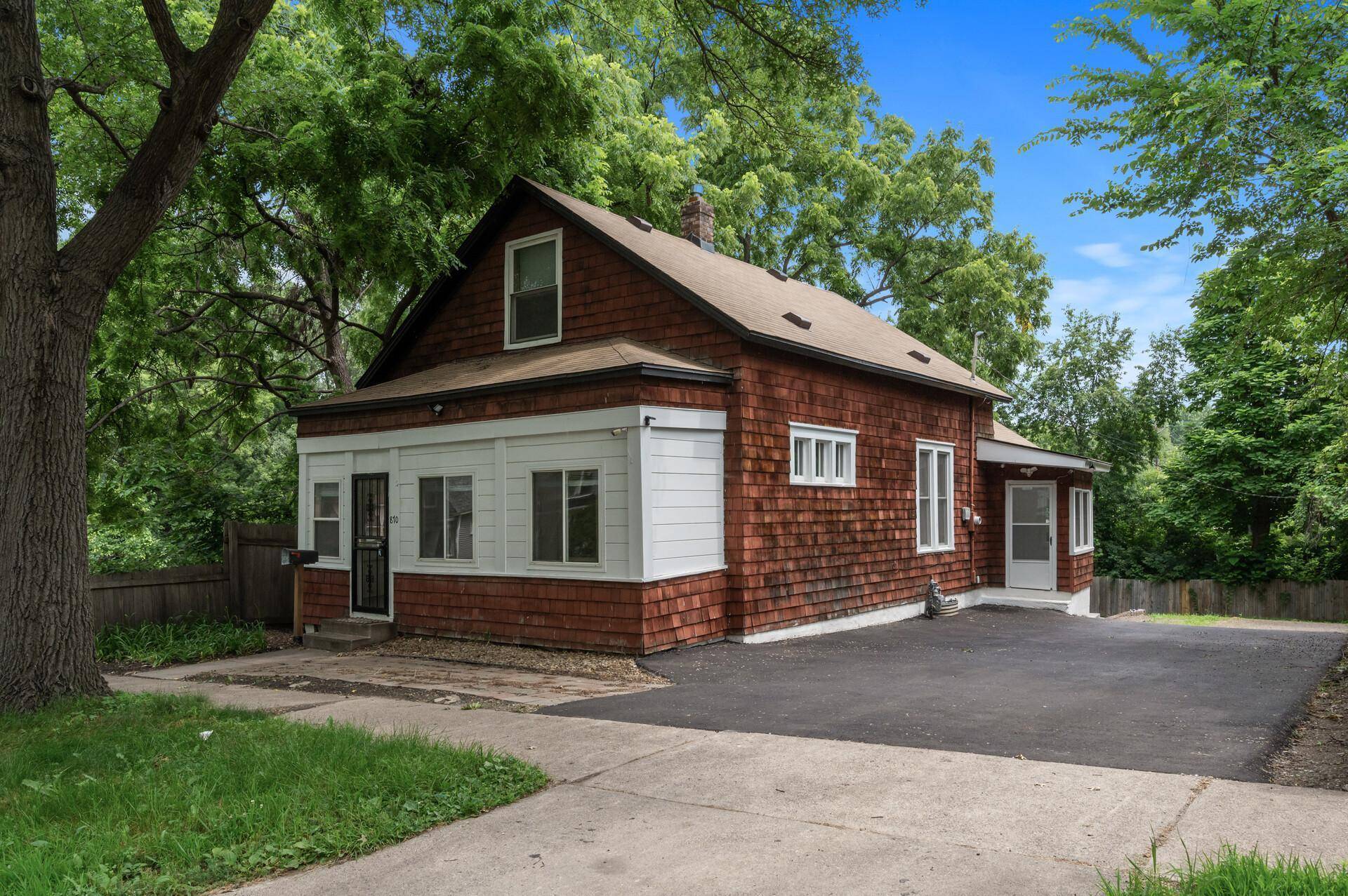 Saint Paul, MN 55130,870 Jessie ST