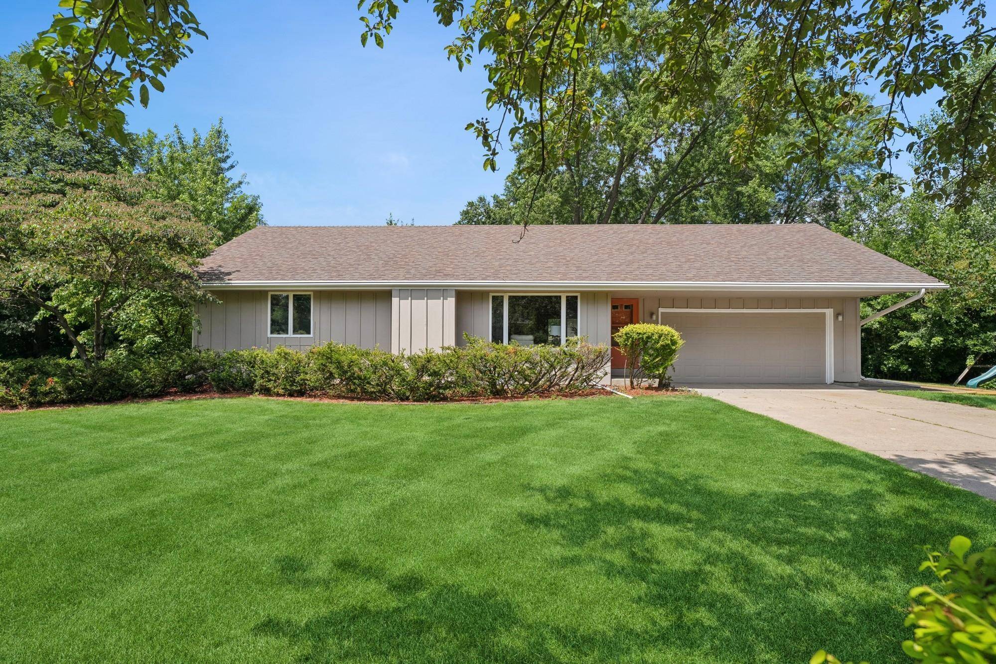 Plymouth, MN 55447,2801 Black Oaks LN N