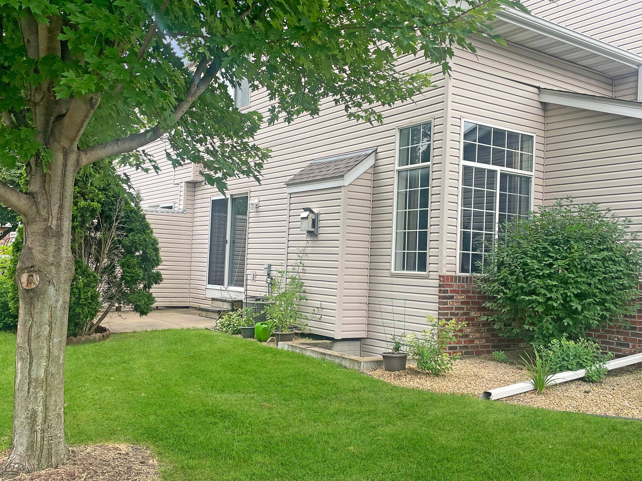 Hudson, WI 54016,738 Evergreen CIR