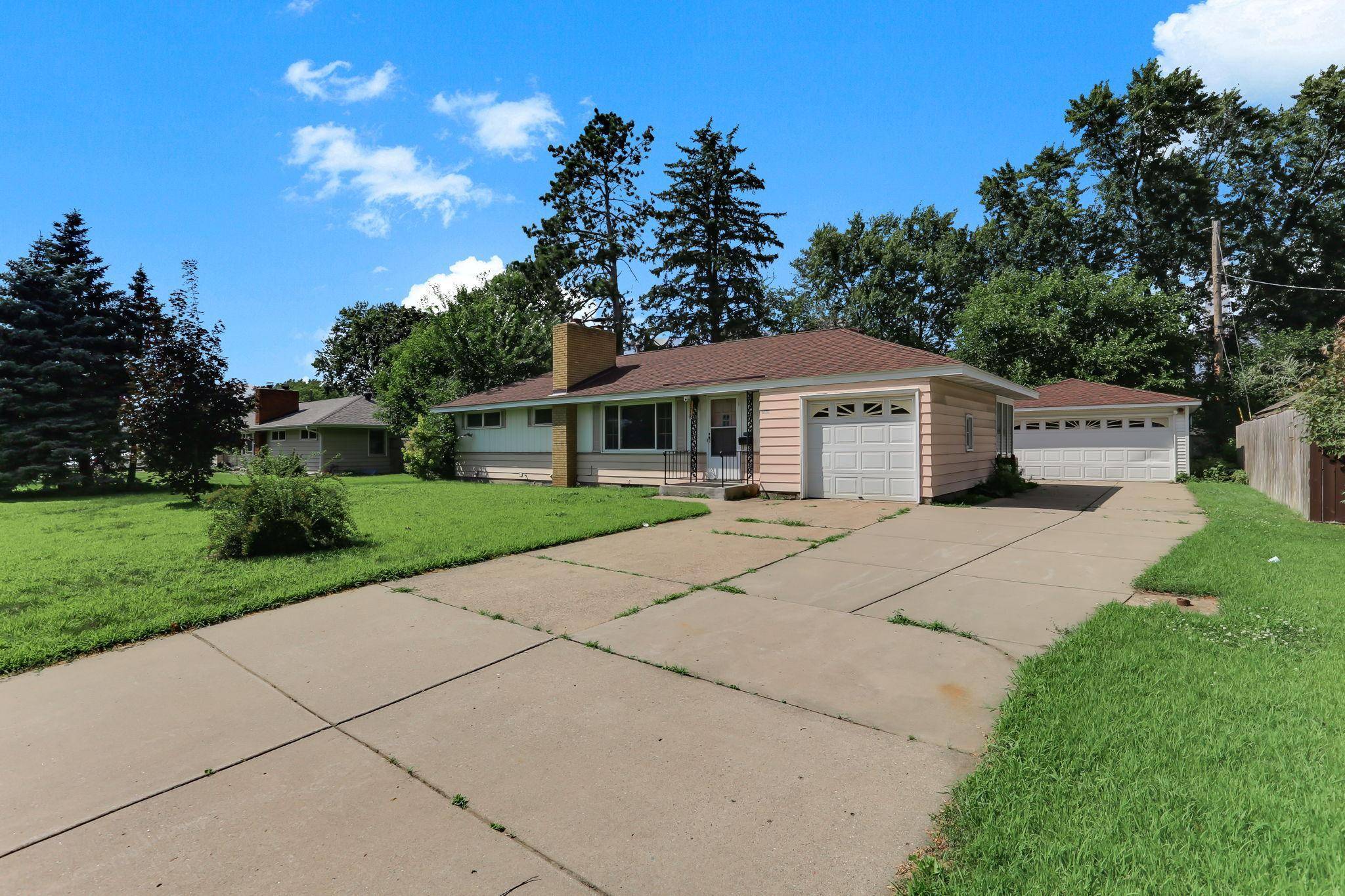 Brooklyn Center, MN 55430,2018 54th AVE N