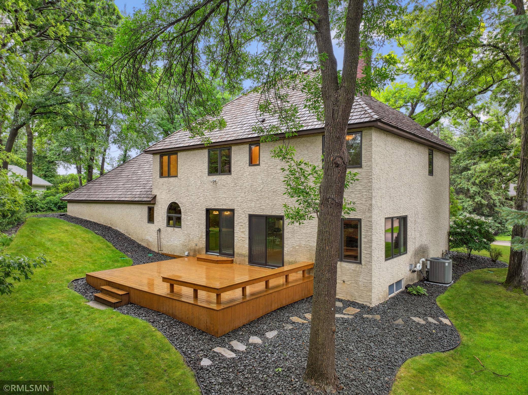 Vadnais Heights, MN 55127,317 Oakwood TER