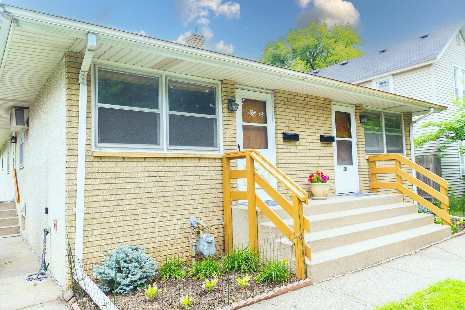 Saint Paul, MN 55104,1611 Taylor AVE W