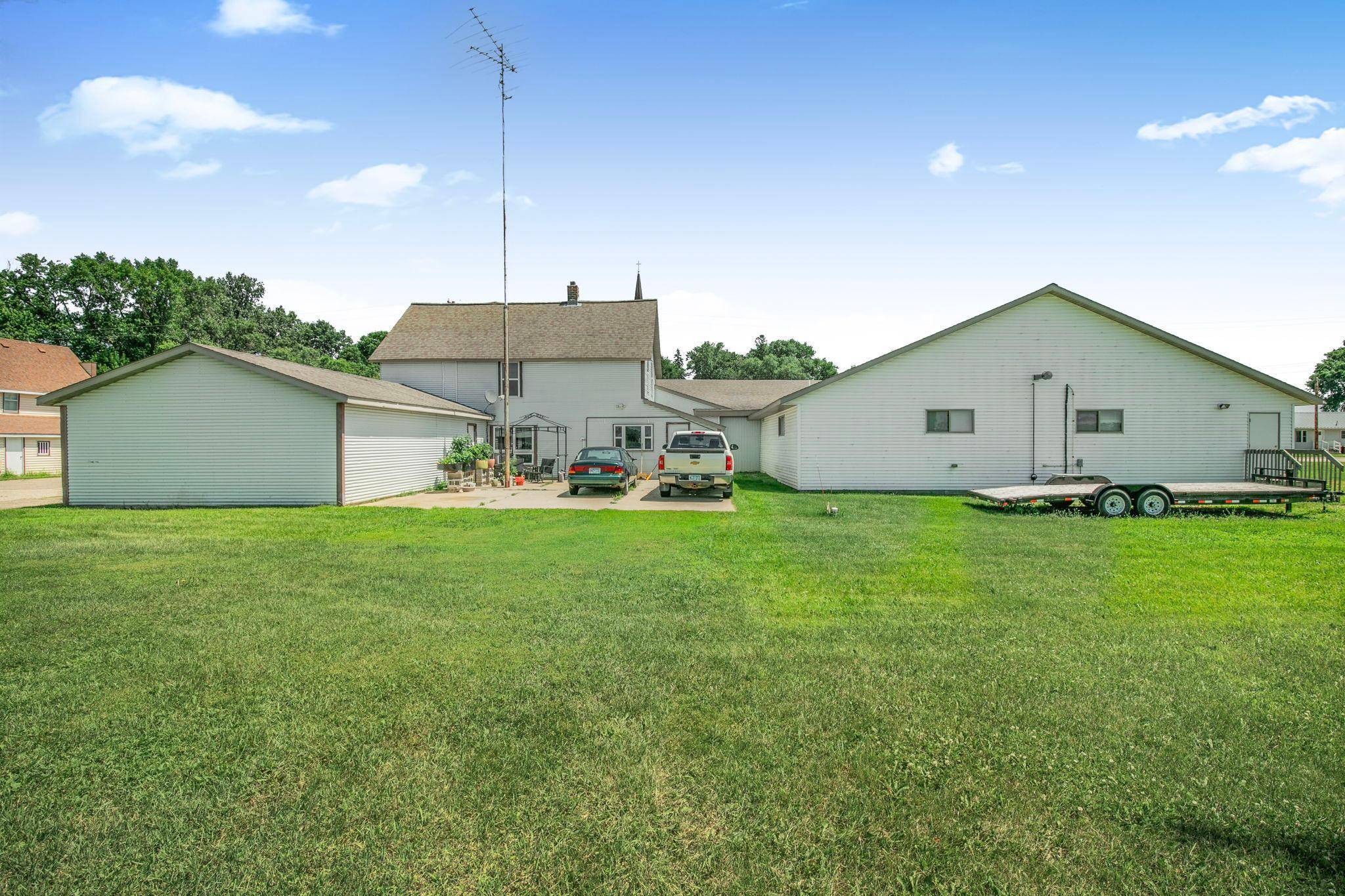 Spring Hill, MN 56352,101 Lake Henry AVE S
