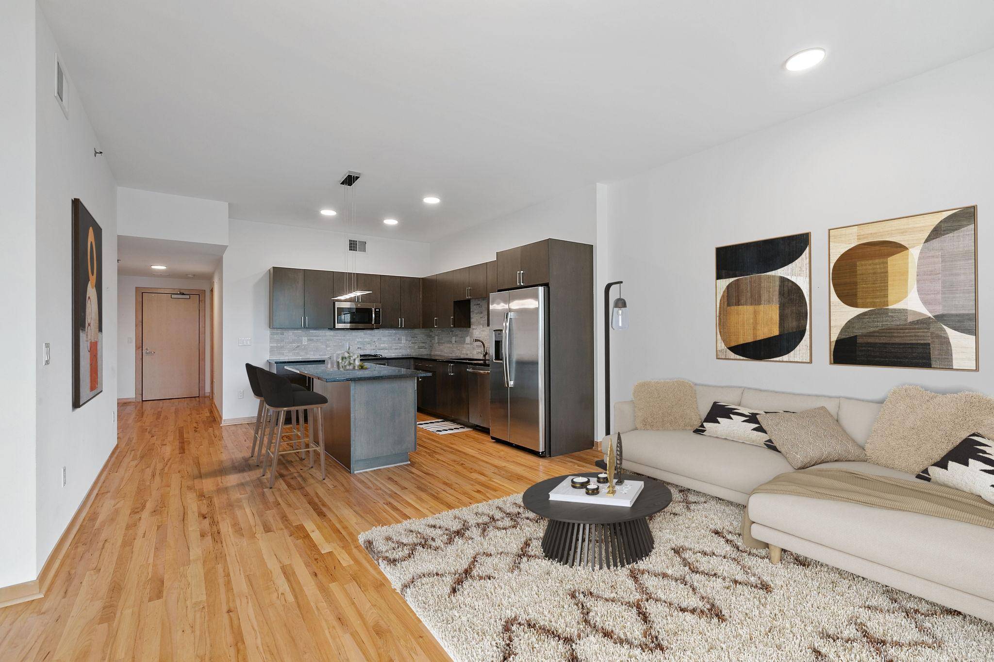 Minneapolis, MN 55415,1240 S 2nd ST #225