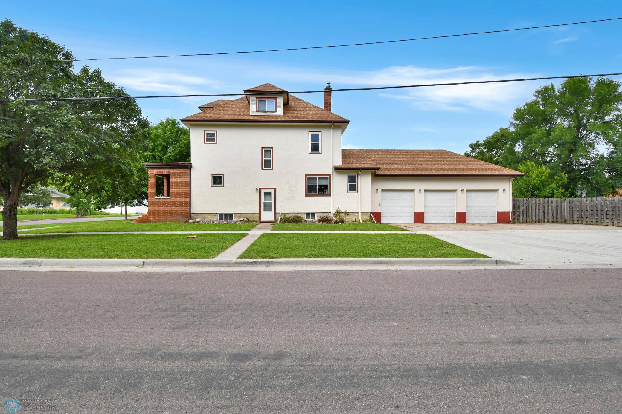 Fargo, ND 58102,51 6th AVE N