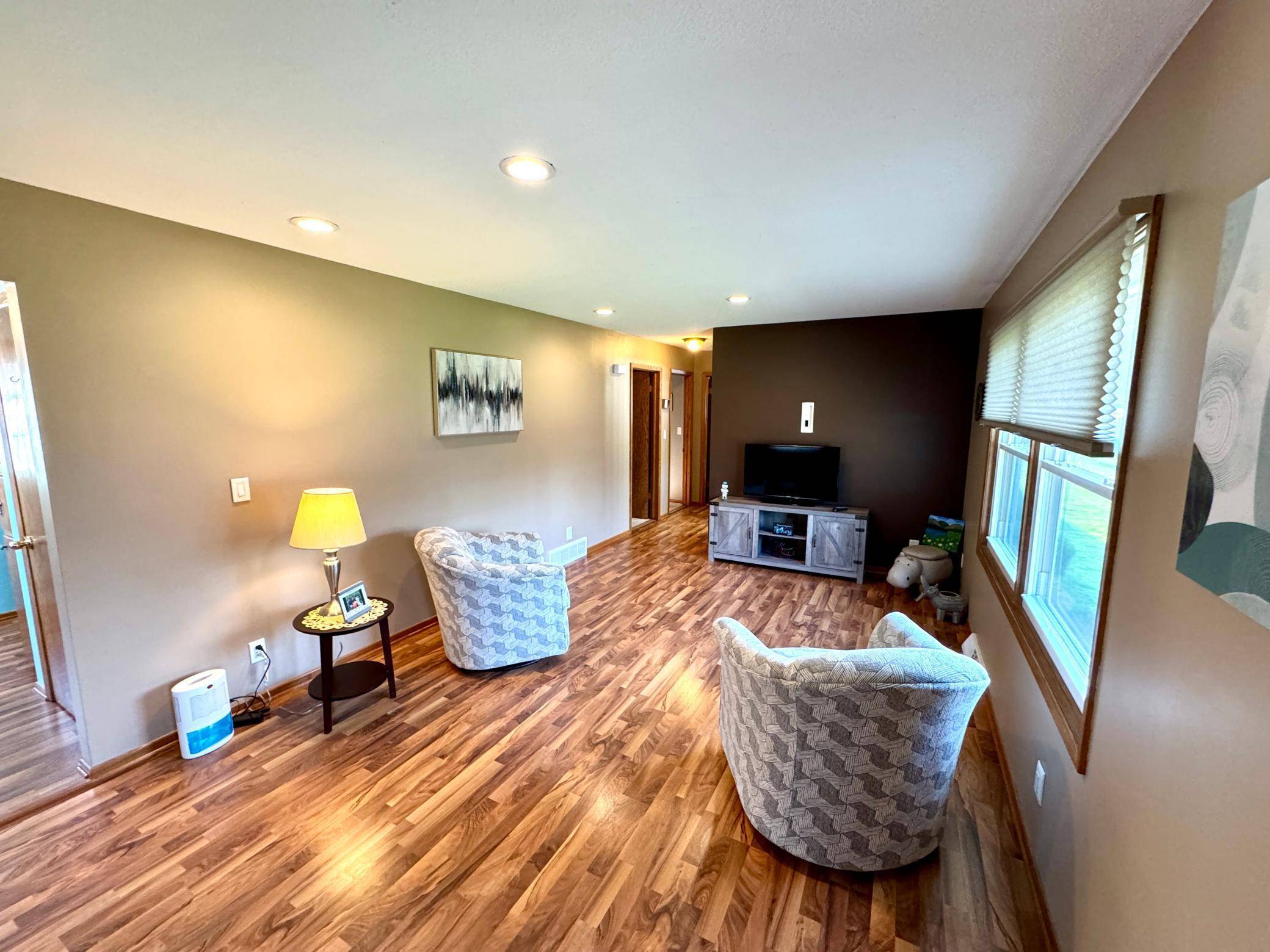 Stewartville, MN 55976,207 3rd ST SE