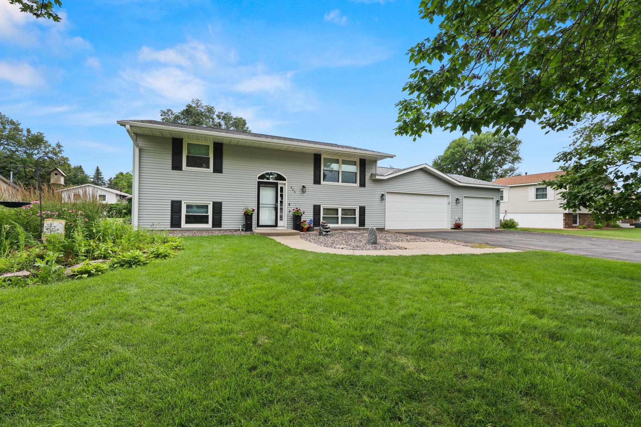 Saint Cloud, MN 56301,806 Cummings LN