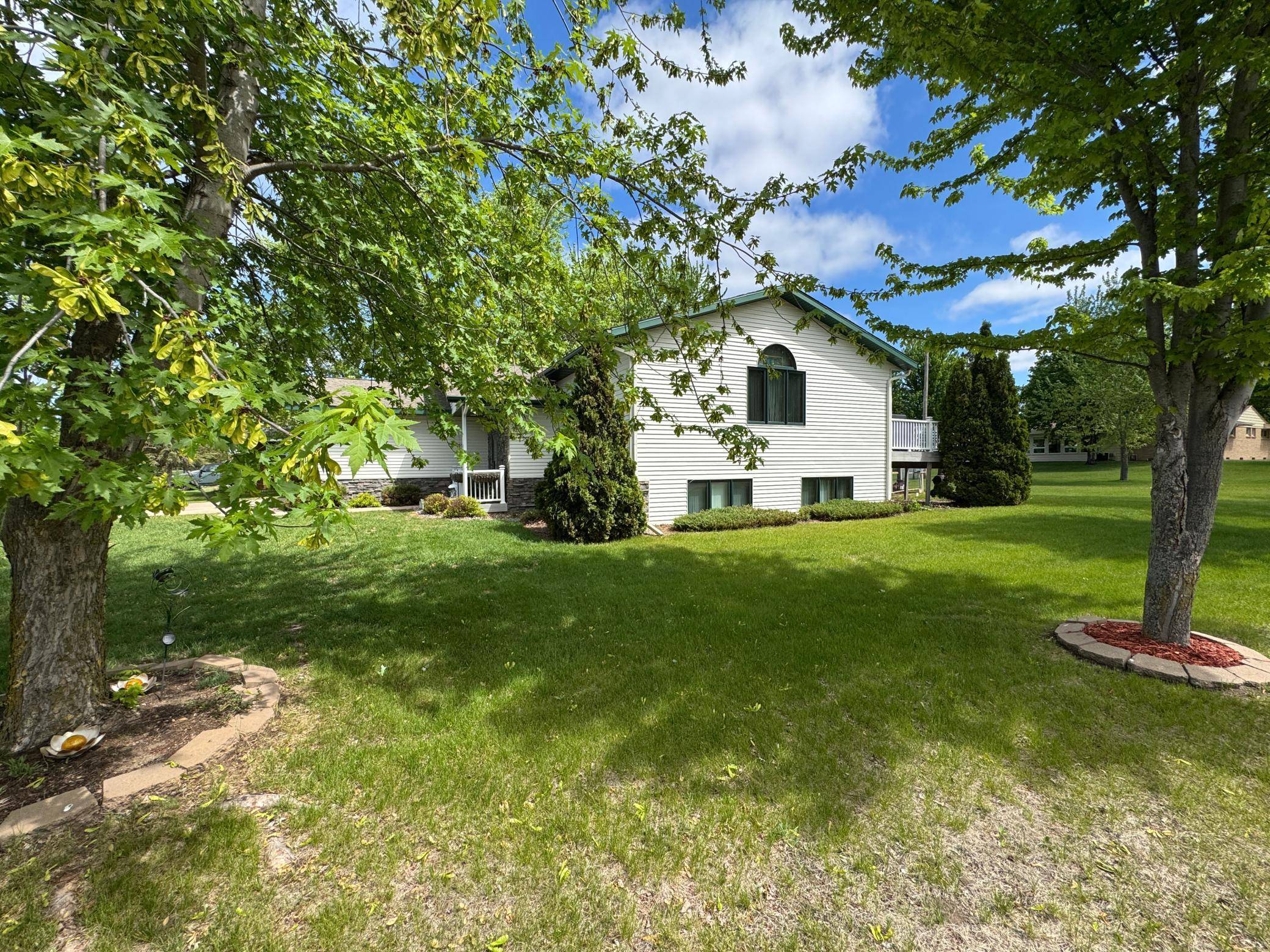 Wadena, MN 56482,1420 4th ST SW