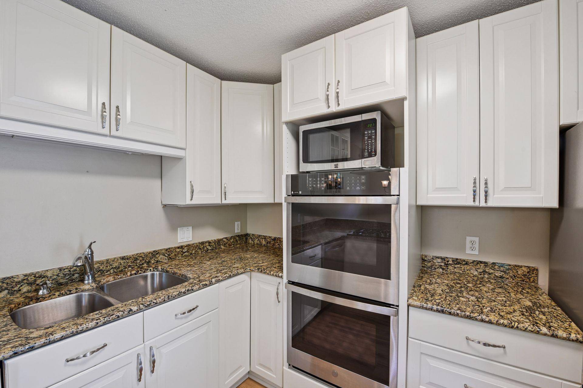 Eden Prairie, MN 55347,14170 Westridge DR