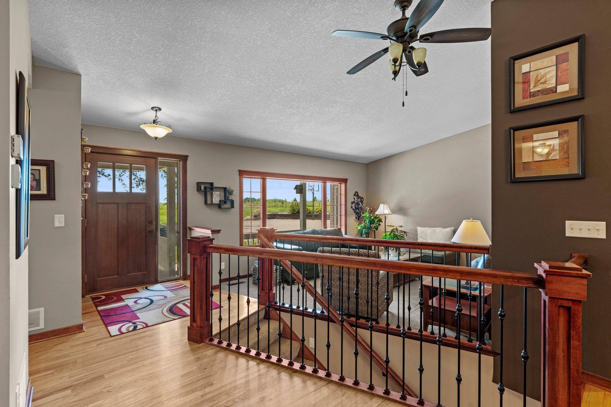 Woodbury, MN 55129,11512 Dale RD