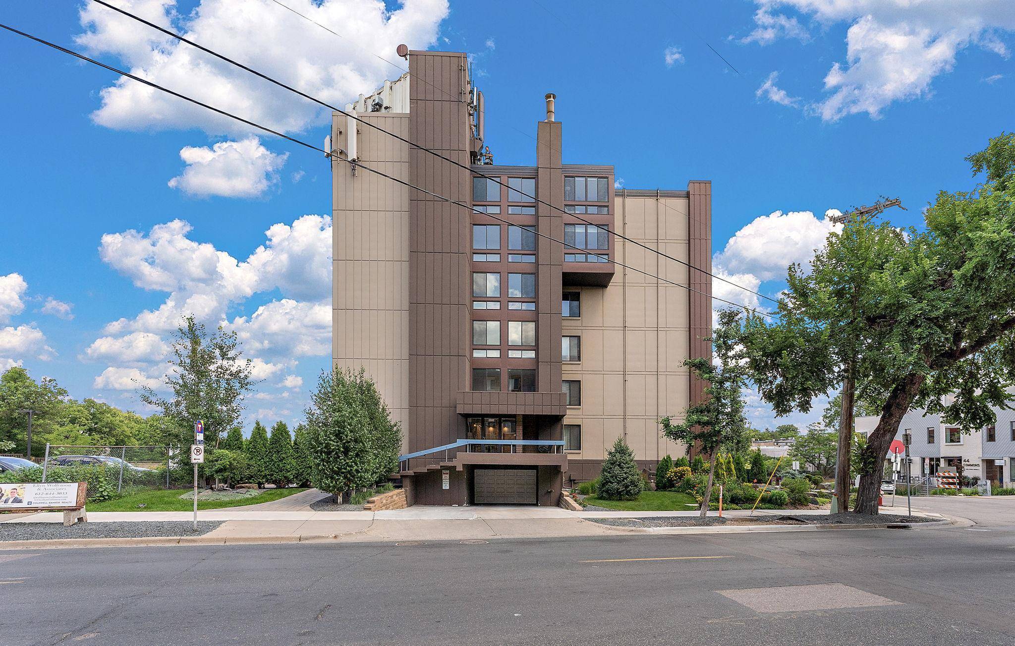 Minneapolis, MN 55410,2800 W 44th ST #104