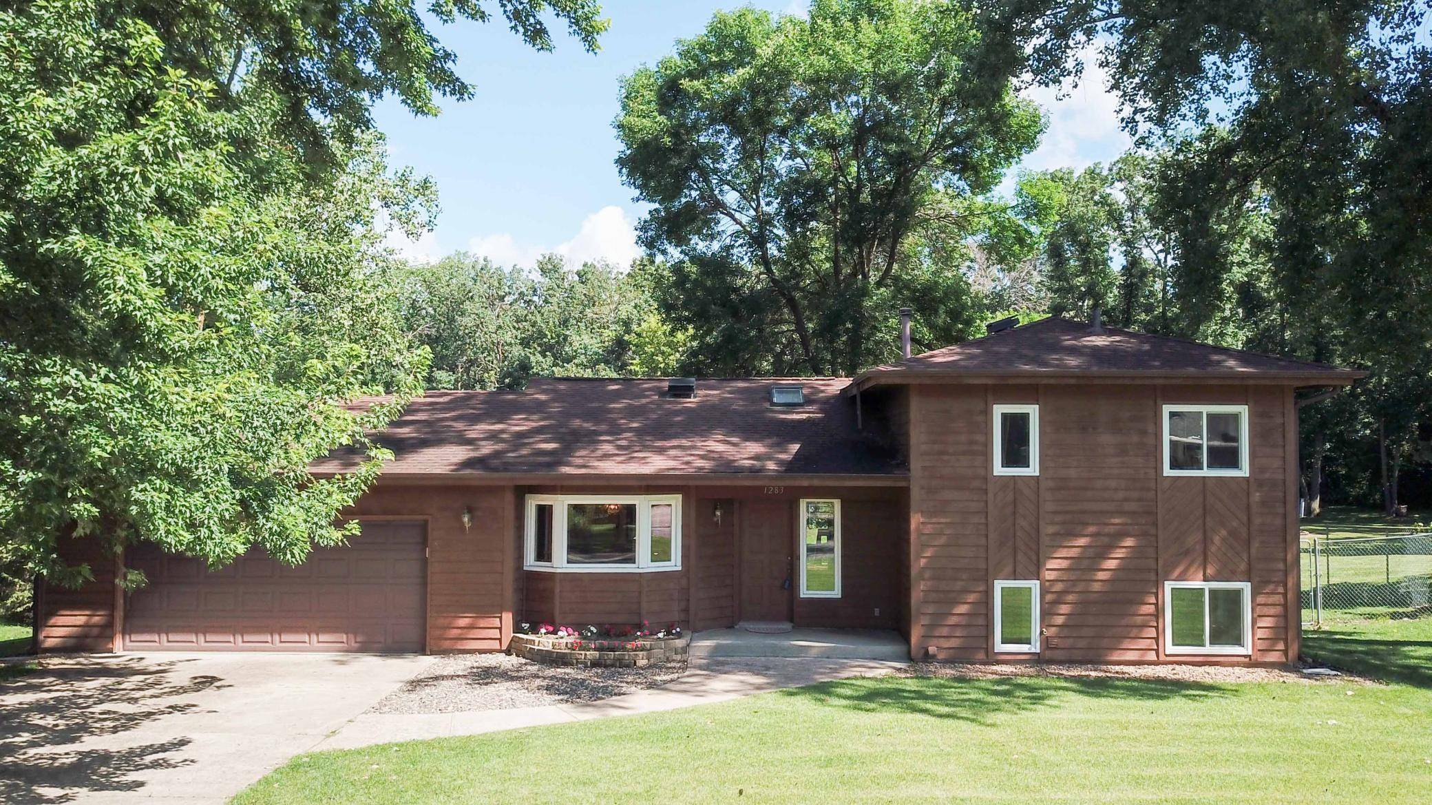 White Bear Twp, MN 55110,1283 Otter Ridge RD