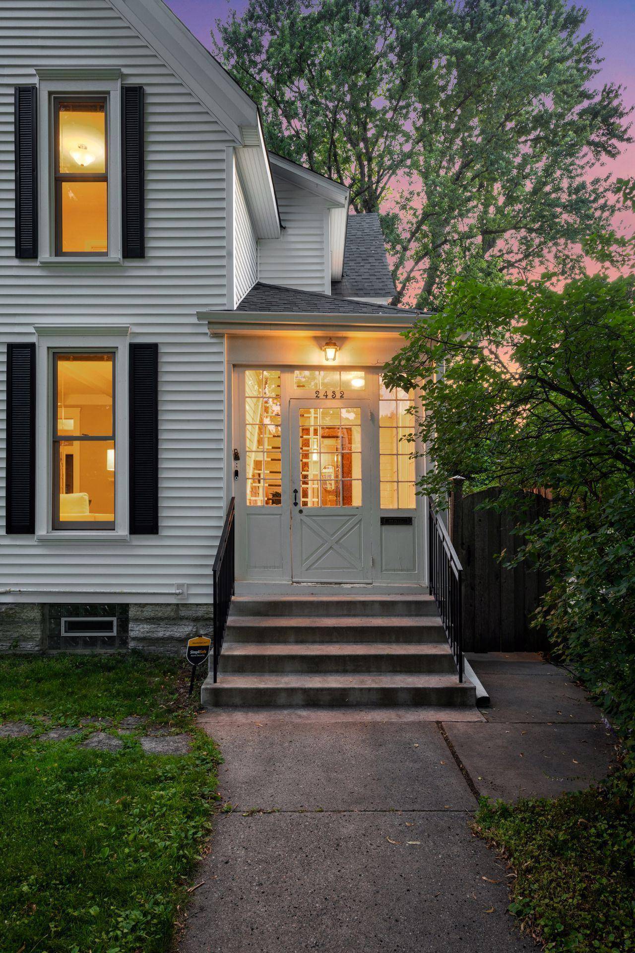 Minneapolis, MN 55404,2432 Pleasant AVE