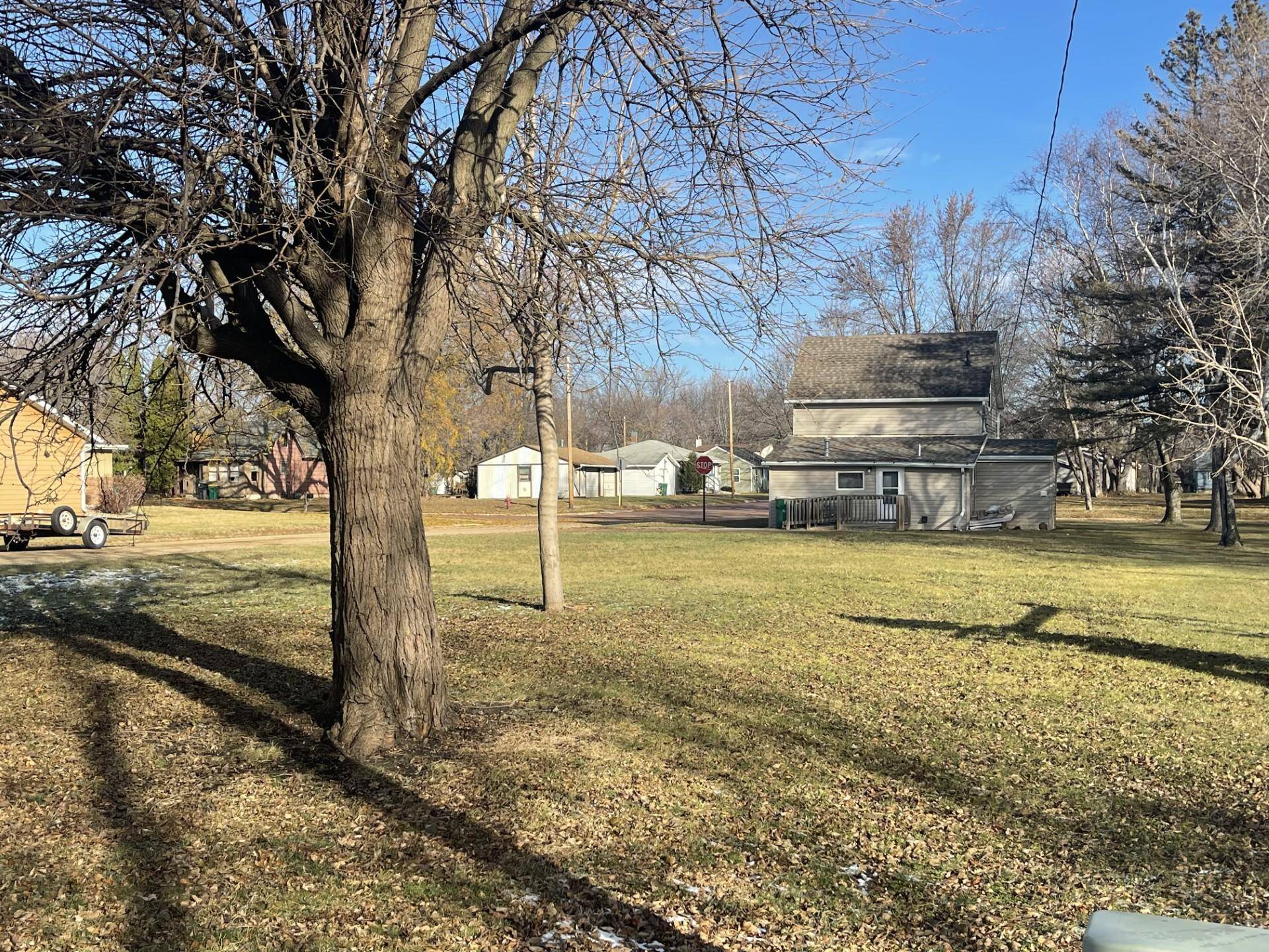 Tracy, MN 56175,77 Morgan ST