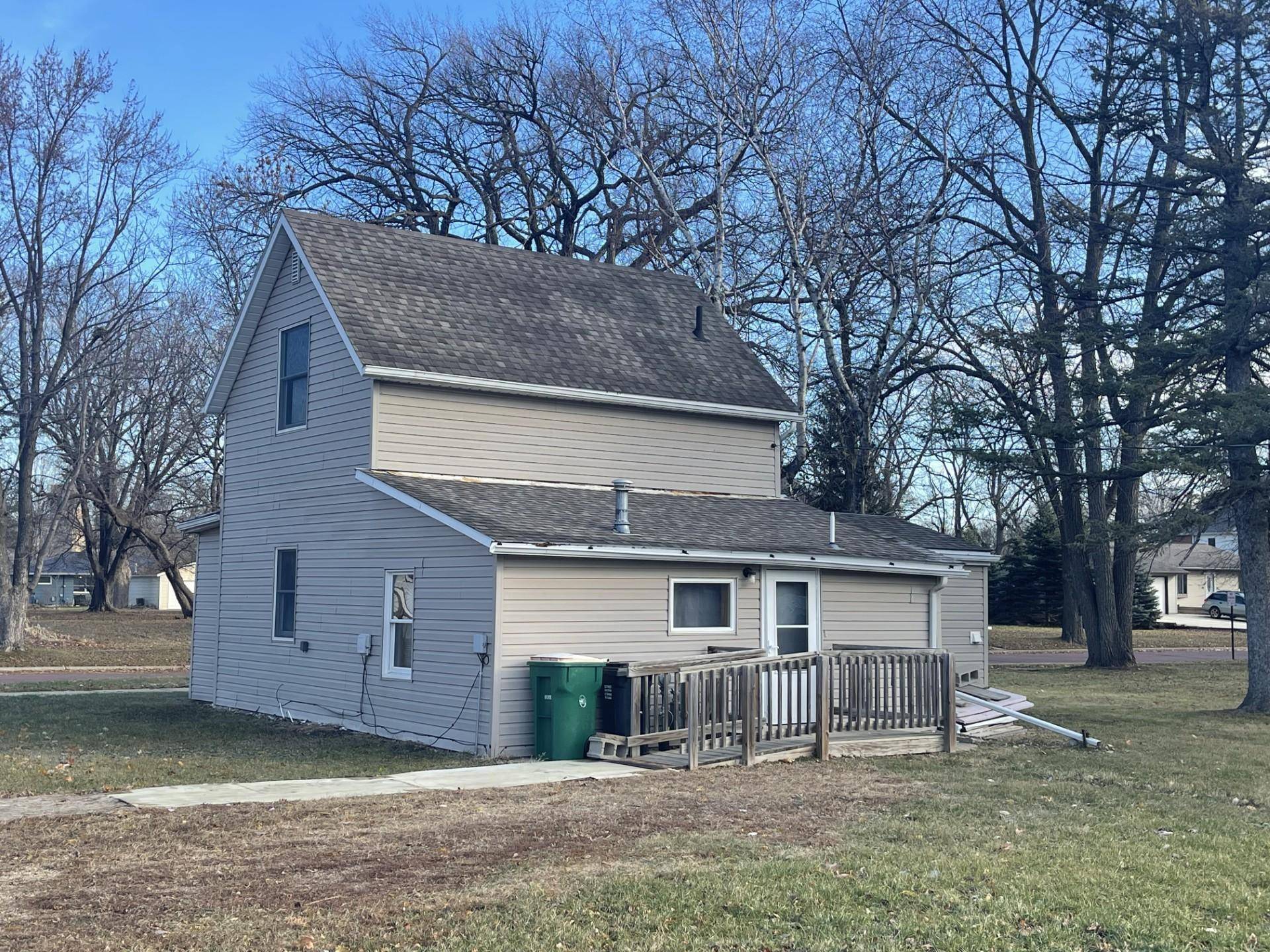 Tracy, MN 56175,77 Morgan ST