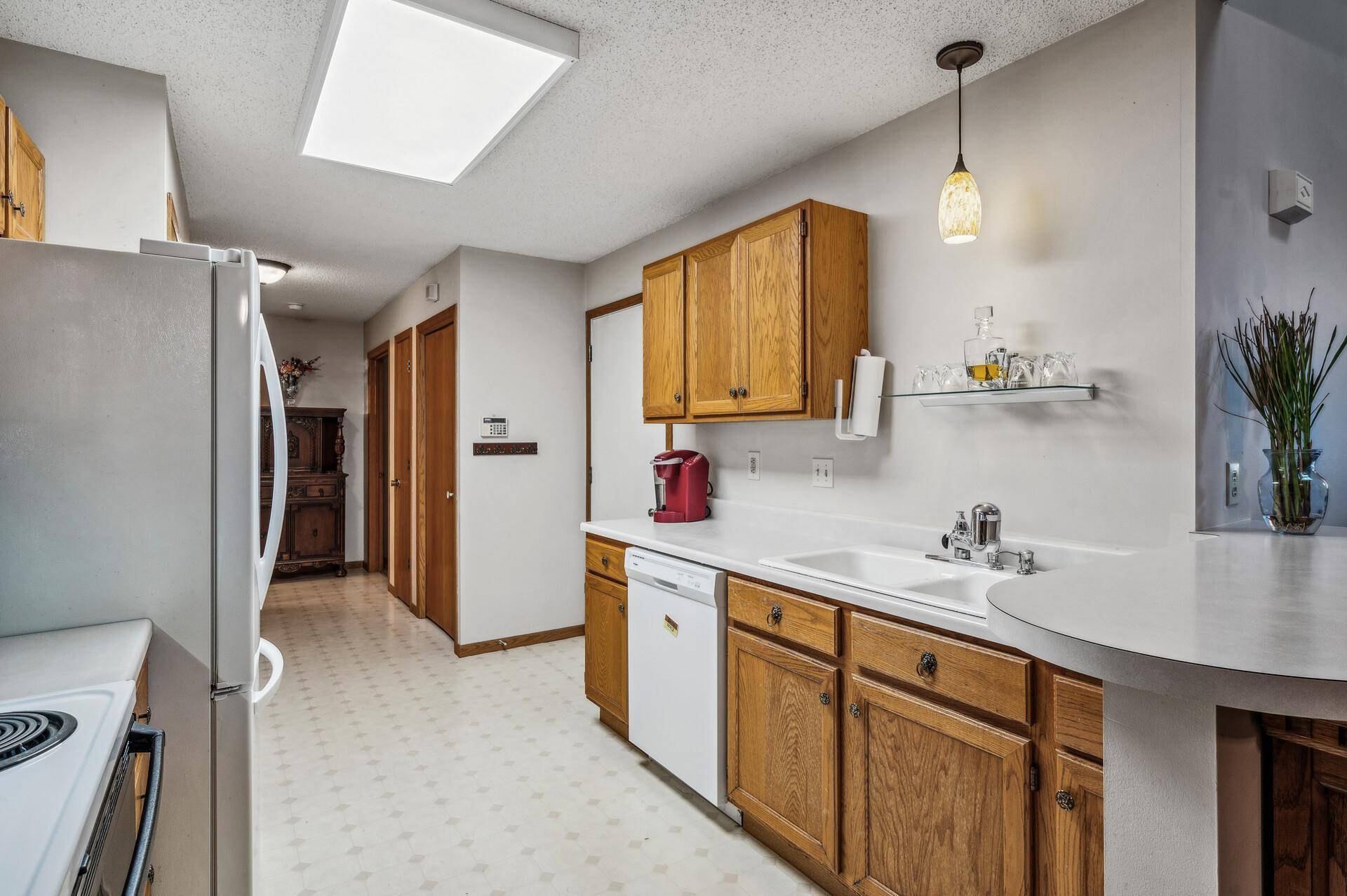 Blaine, MN 55434,1294 99th CT NE