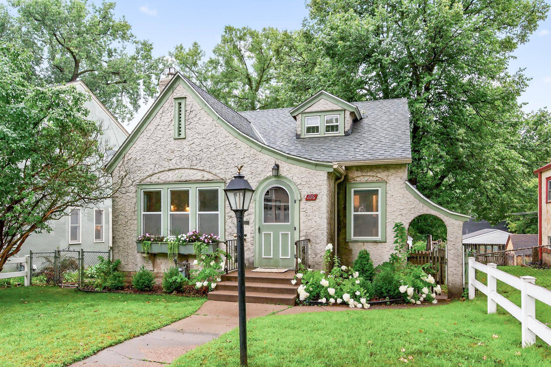 Saint Paul, MN 55105,1116 James AVE