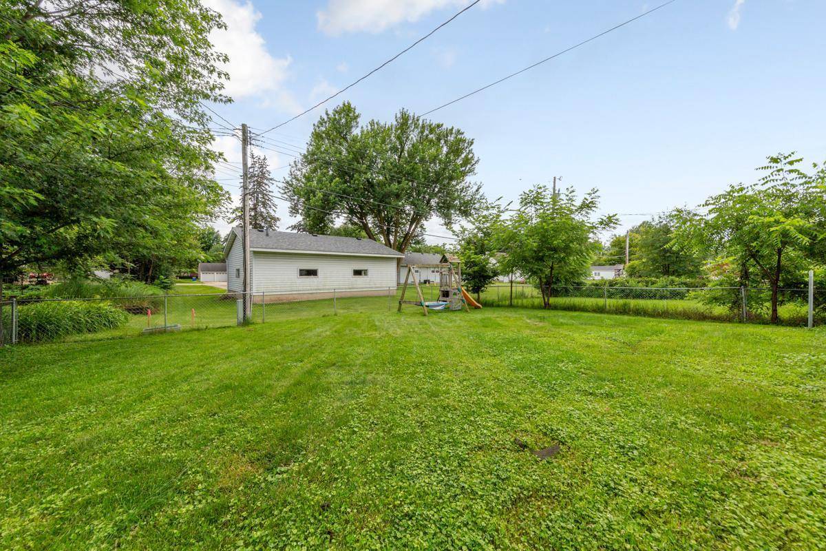 Owatonna, MN 55060,215 Plainview ST