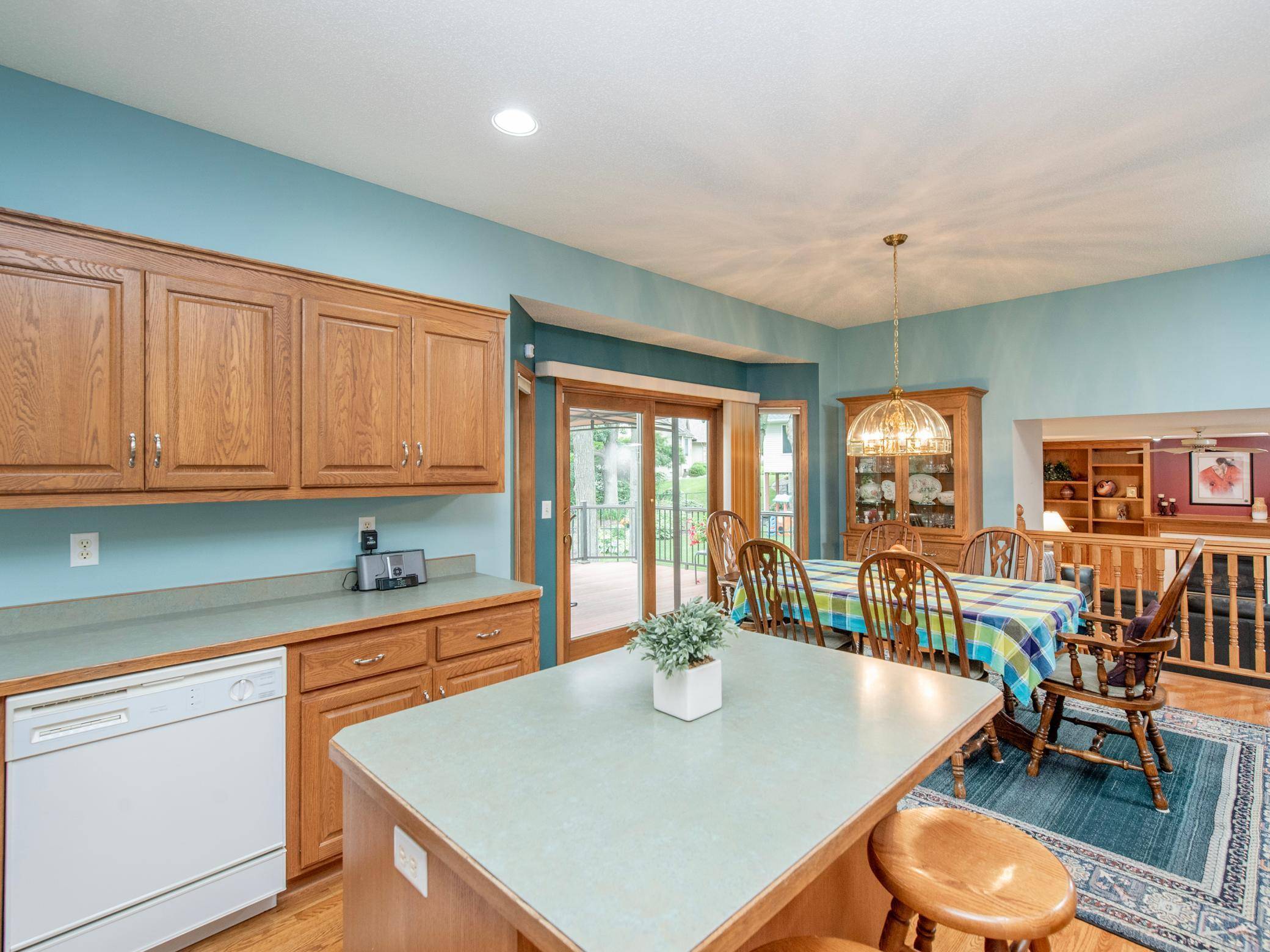 Oakdale, MN 55128,2212 Hydram AVE N