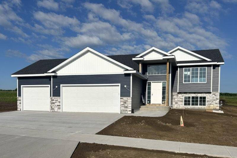 Kasson, MN 55944,2109 6th AVE NE
