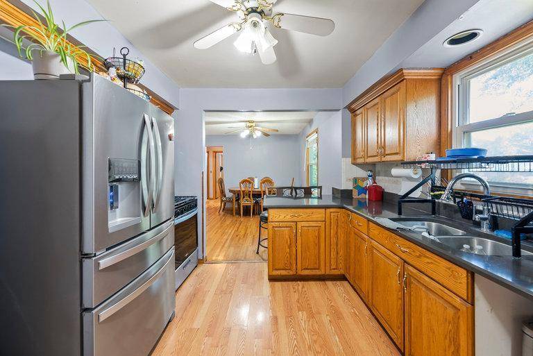 Brooklyn Center, MN 55430,2813 Ohenry RD
