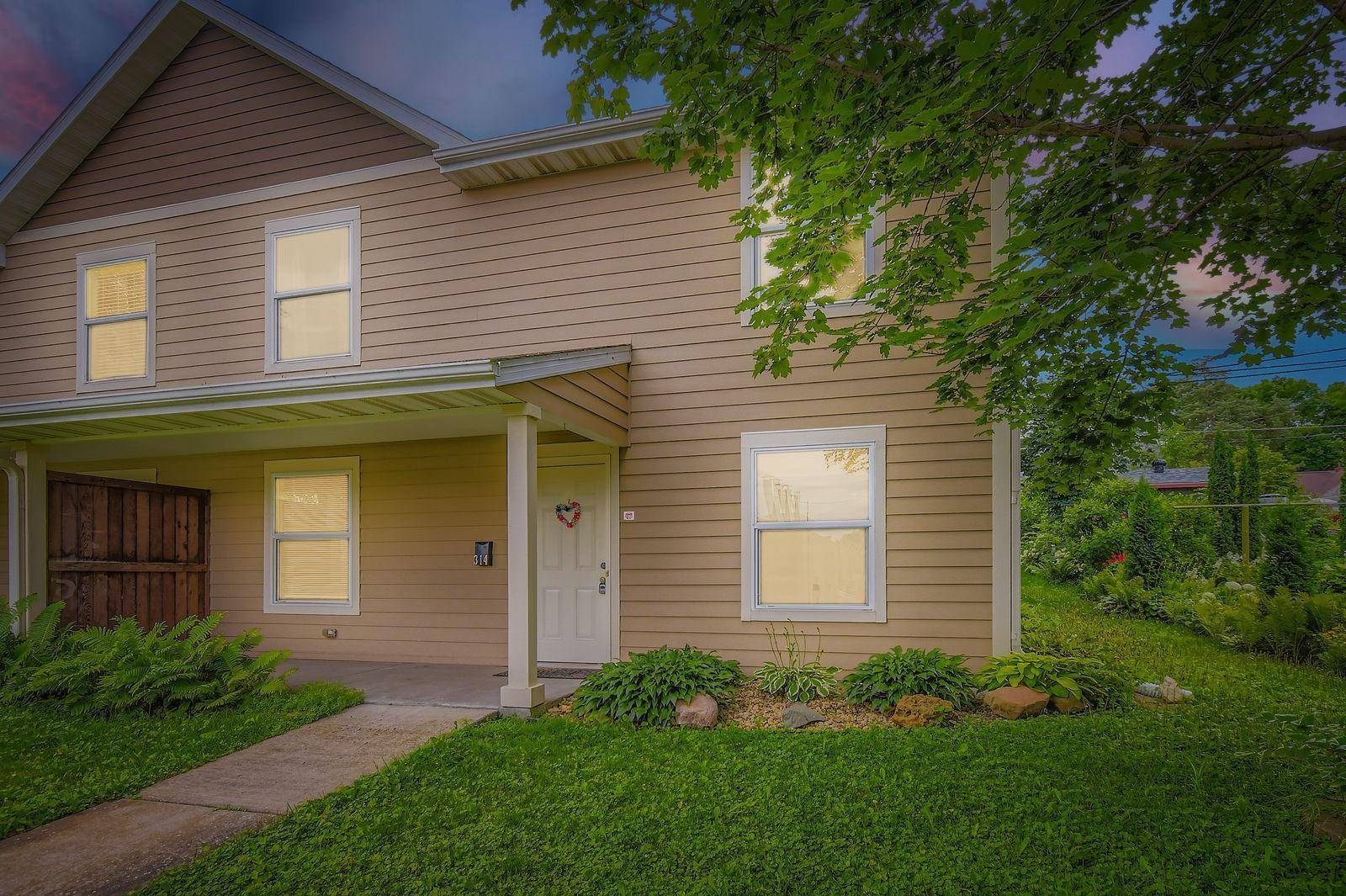 Hastings, MN 55033,314 7th ST E