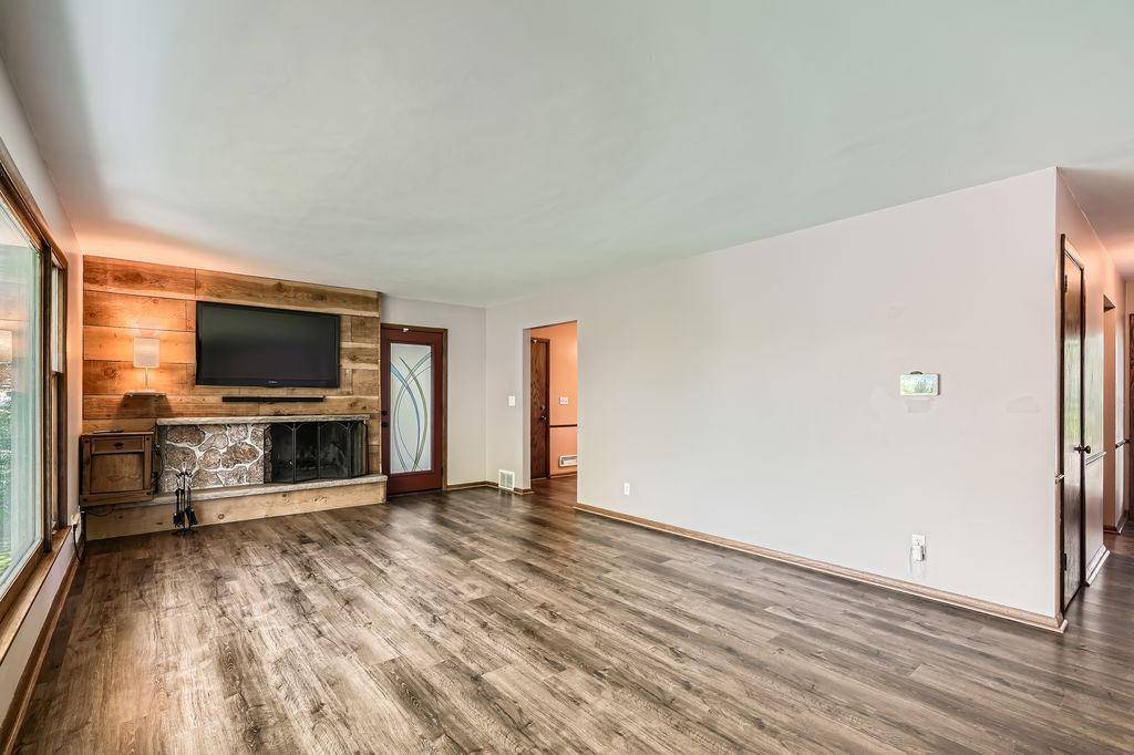 Lakeville, MN 55044,10150 Oak Shore DR