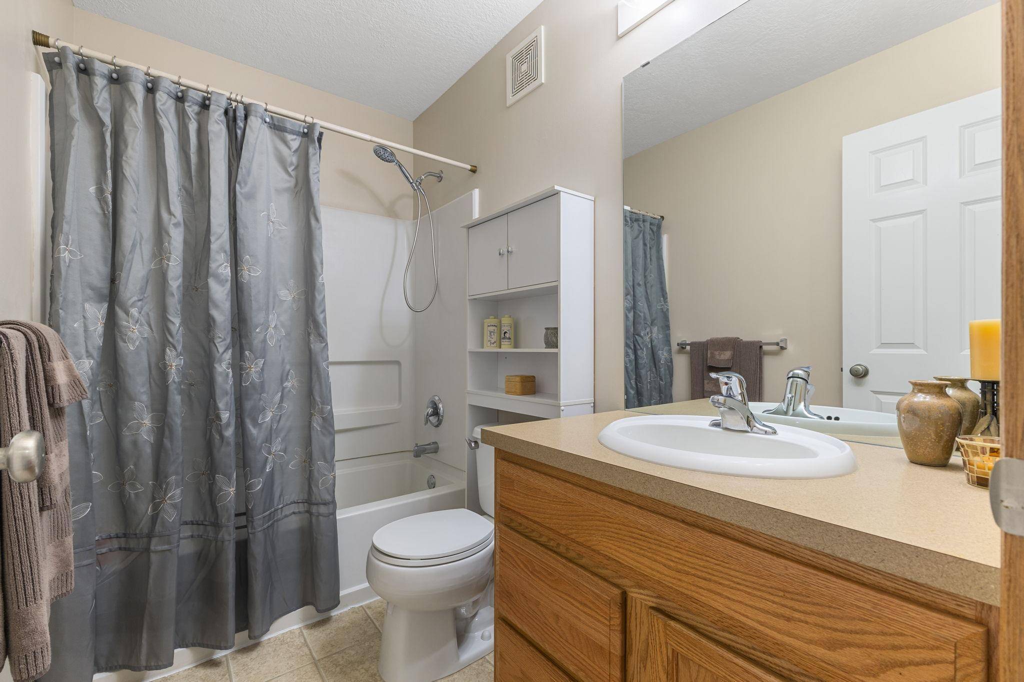 Hugo, MN 55038,4964 Emmit DR N #3