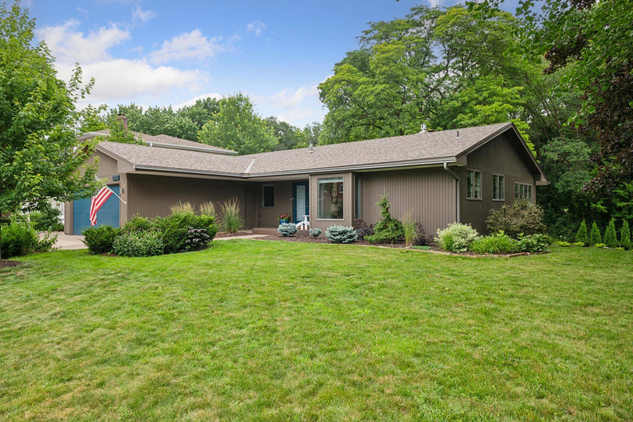 Bloomington, MN 55437,10525 Rich RD
