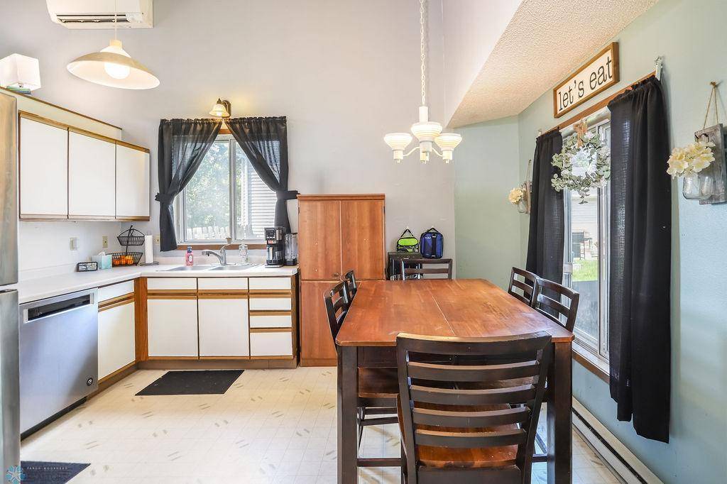 West Fargo, ND 58078,1426 11th ST W