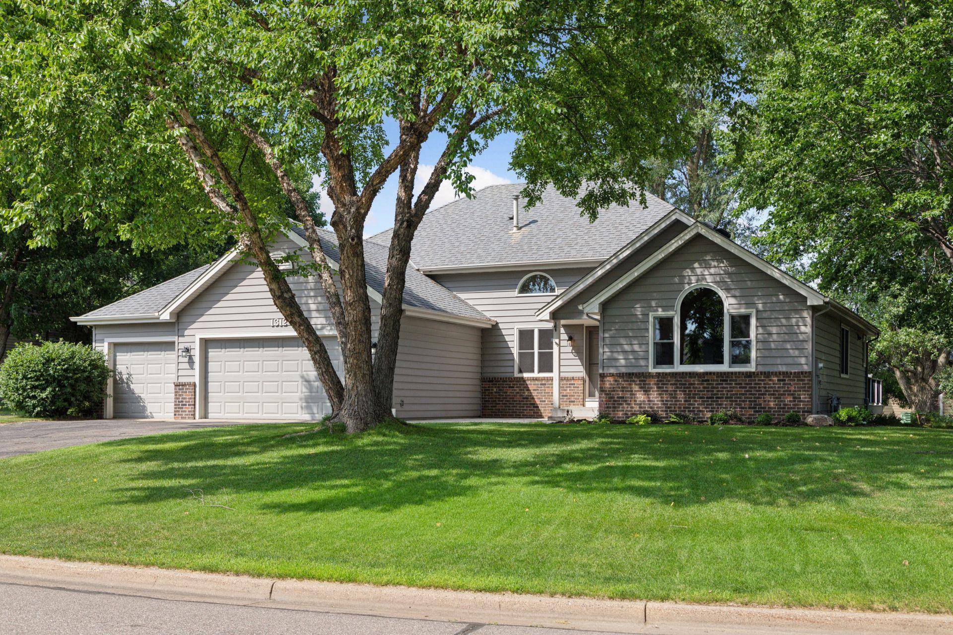 Burnsville, MN 55306,1312 Fremont CT