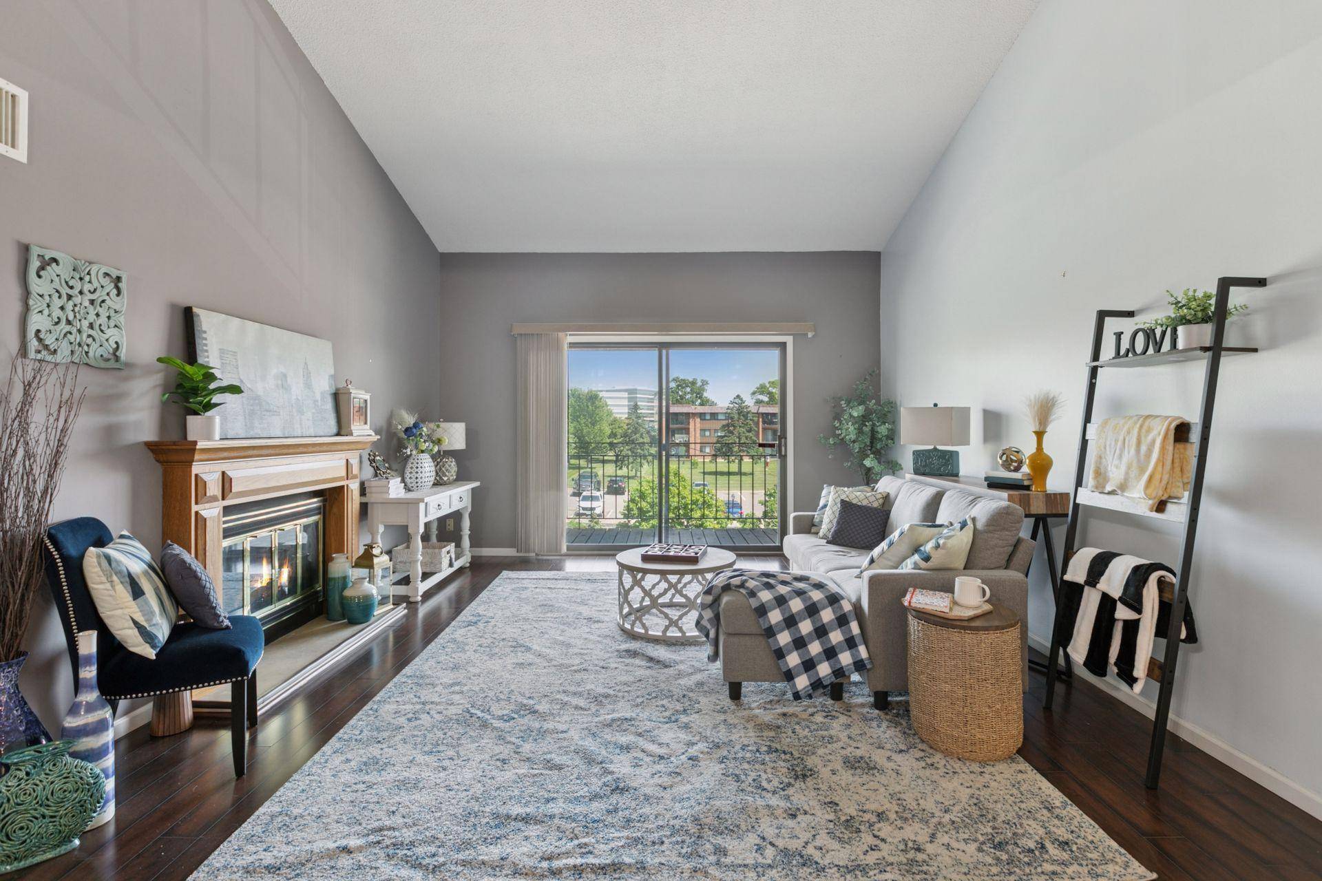 Edina, MN 55435,4100 Parklawn AVE #309