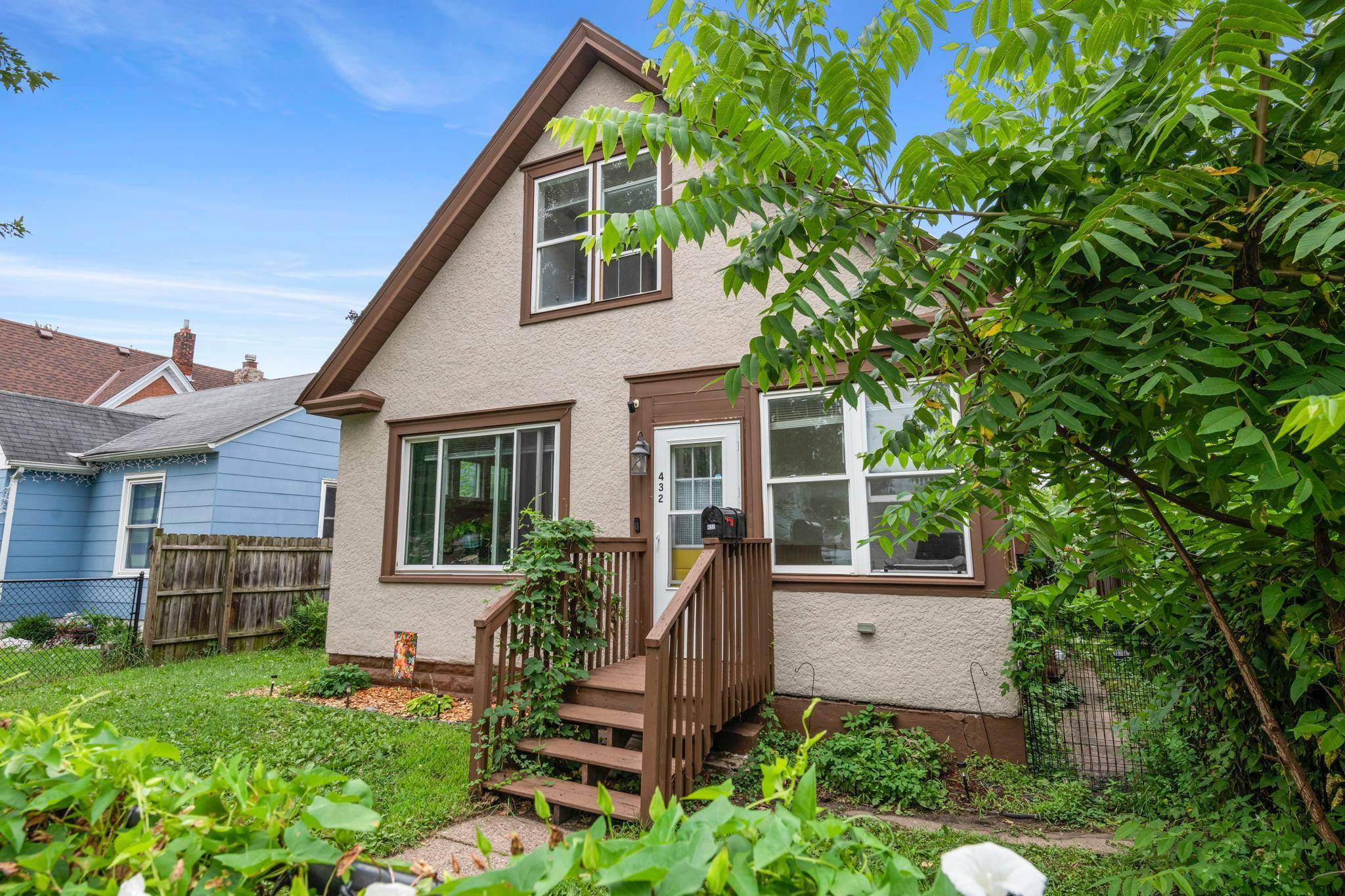 South Saint Paul, MN 55075,432 4th AVE S