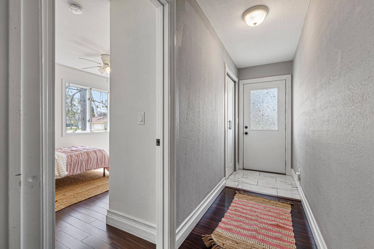 New Prague, MN 56071,407 Columbus AVE S