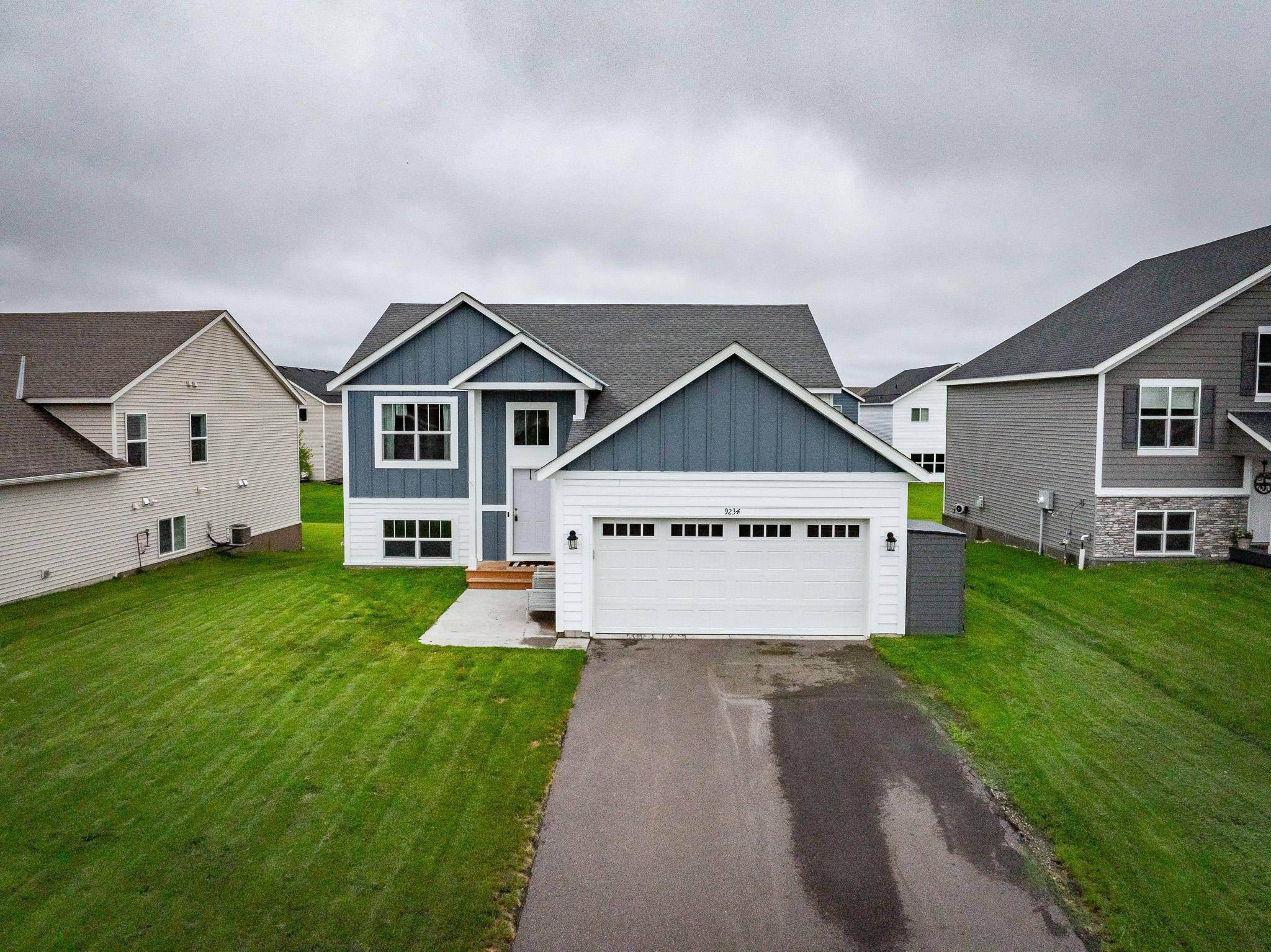 Saint Michael, MN 55376,9234 25th ST NE