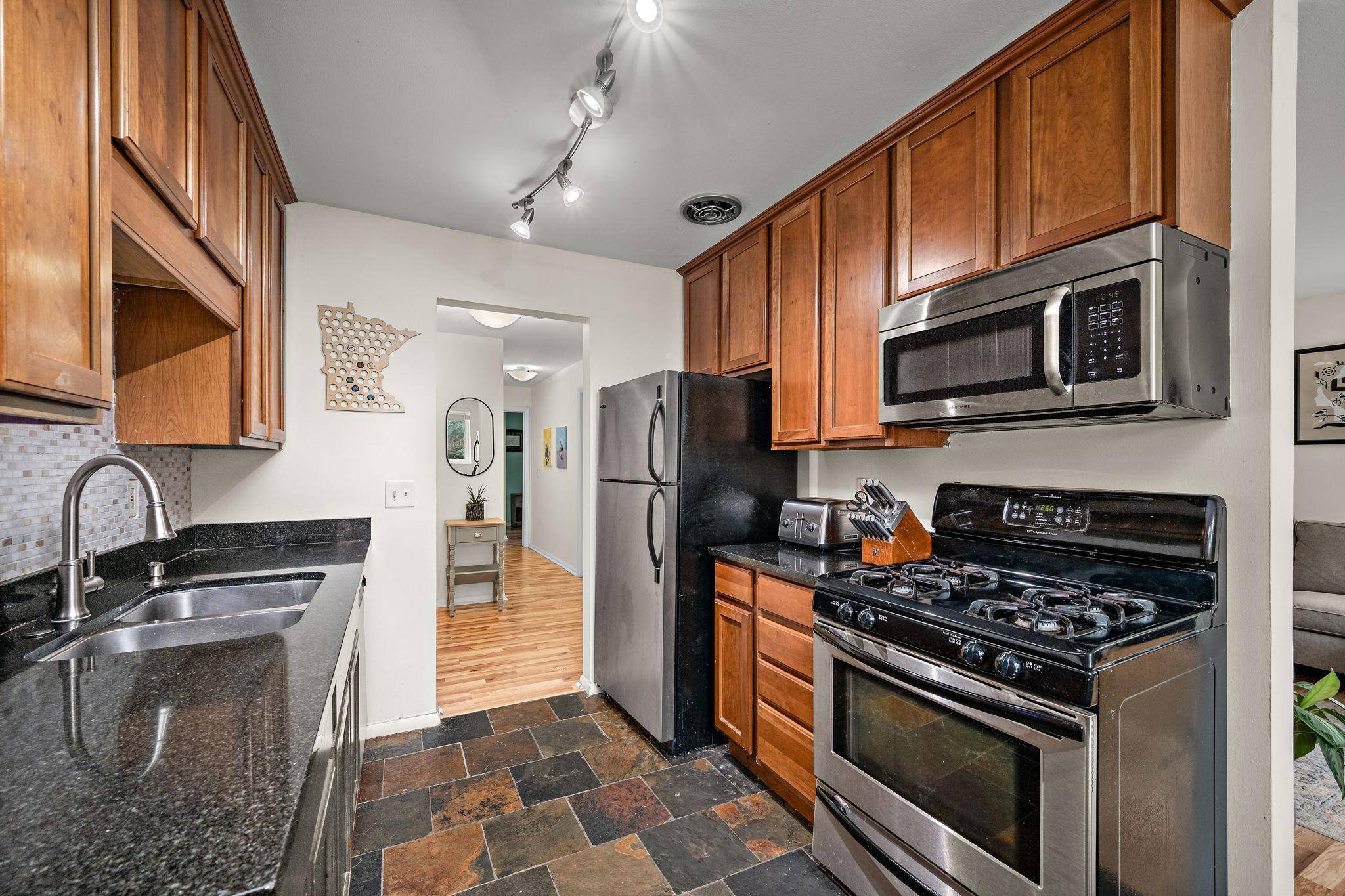 Minneapolis, MN 55408,3446 Pleasant AVE #2