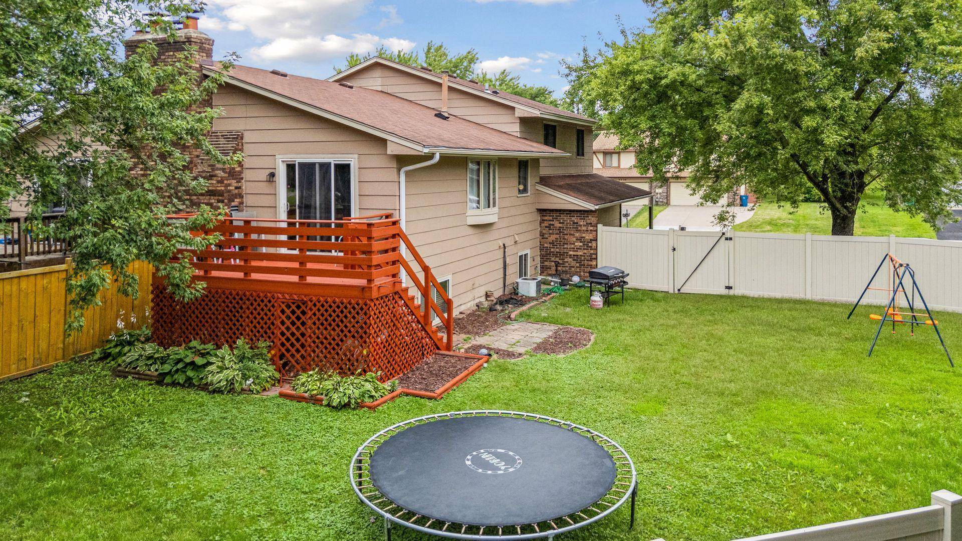 New Hope, MN 55427,9225 29th AVE N