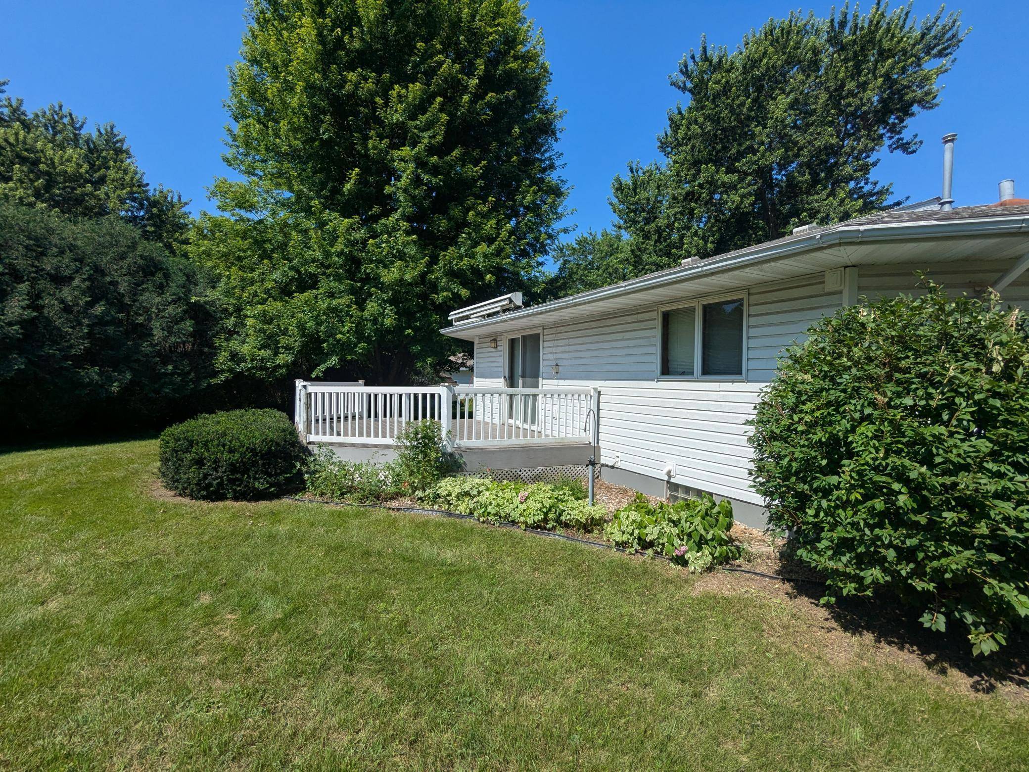 Glenville, MN 56036,475 1st AVE SW