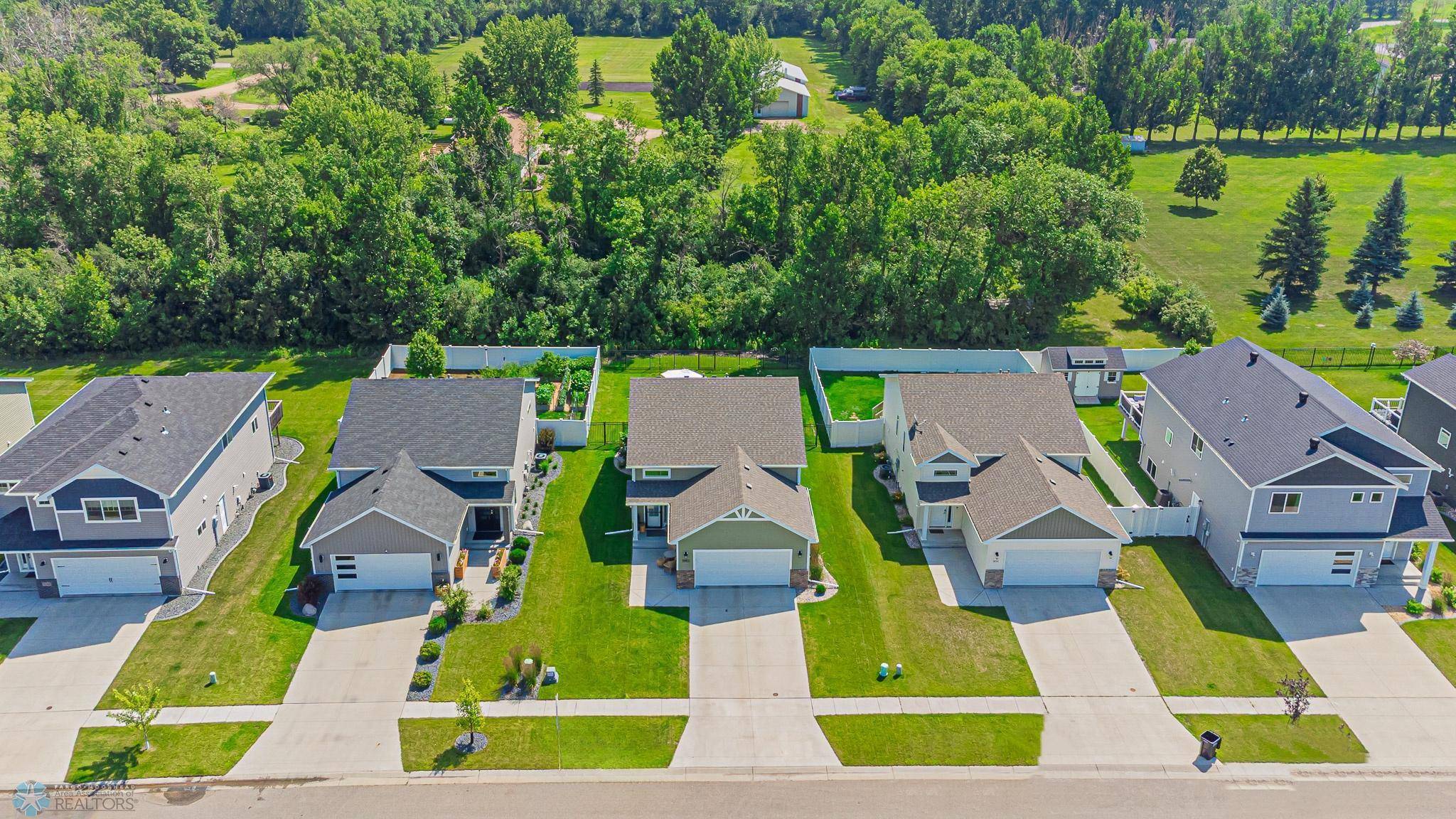 West Fargo, ND 58078,5852 Deb DR W