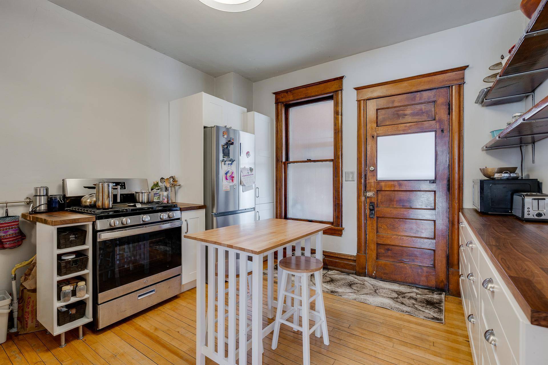 Minneapolis, MN 55413,400 8th AVE NE #1