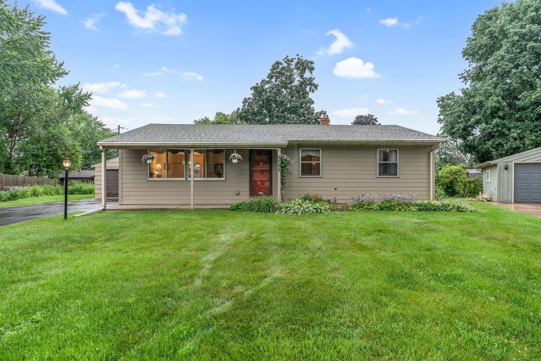 White Bear Lake, MN 55110,2295 Sierra DR